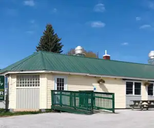 Maple City Diner exterior